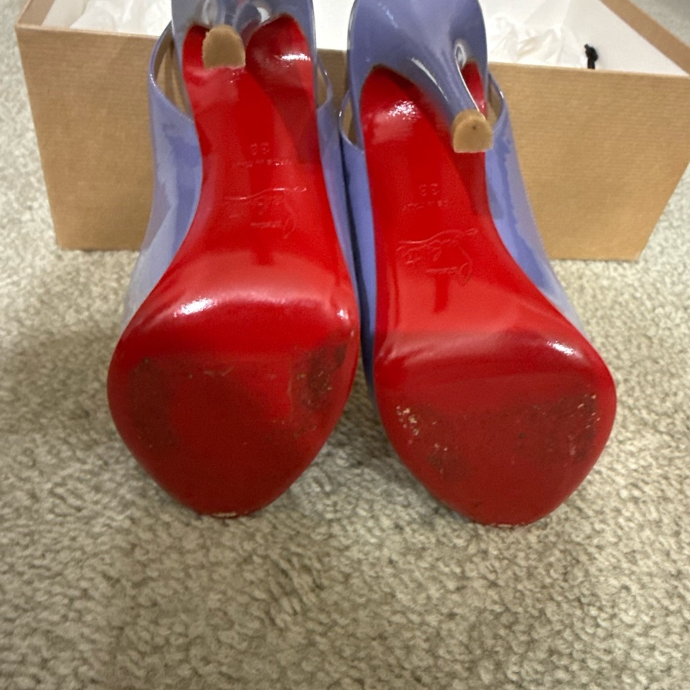 Heels - Picture 2 of 2